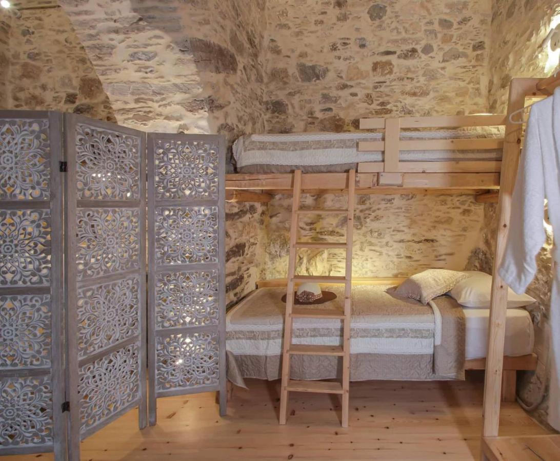Azura, Traditional Residence In Ano Syros Exterior photo